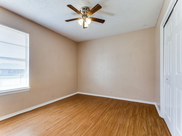 1111 N Nolan River Road B, Cleburne, TX 76033