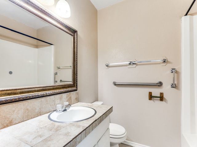 1111 N Nolan River Road B, Cleburne, TX 76033