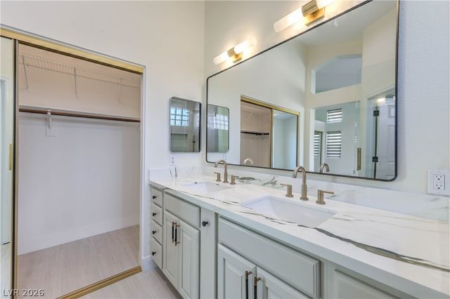 1500 Country Hollow Drive, Las Vegas, NV 89117