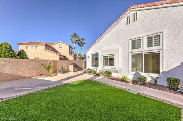 1500 Country Hollow Drive, Las Vegas, NV 89117