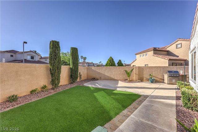 1500 Country Hollow Drive, Las Vegas, NV 89117