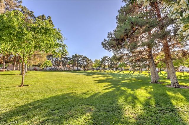 1500 Country Hollow Drive, Las Vegas, NV 89117