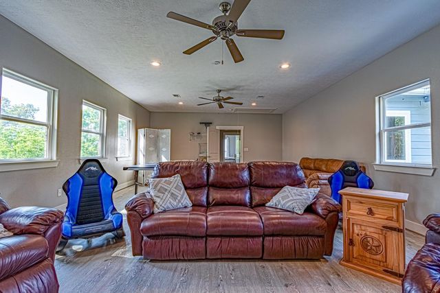 138 Pruitt Drive, Livingston, TX 77351