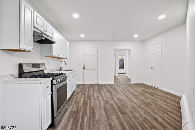 160 17Th Ave, Paterson City, NJ 07504