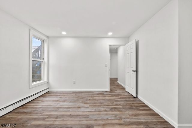 160 17Th Ave, Paterson City, NJ 07504