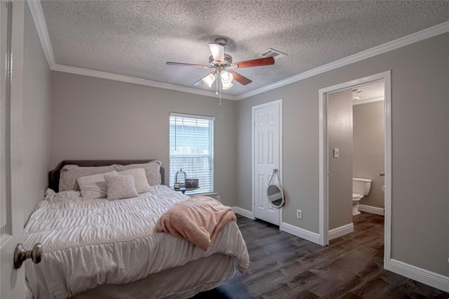 162 Varsity Drive, Huntsville, TX 77340
