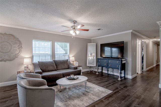 162 Varsity Drive, Huntsville, TX 77340