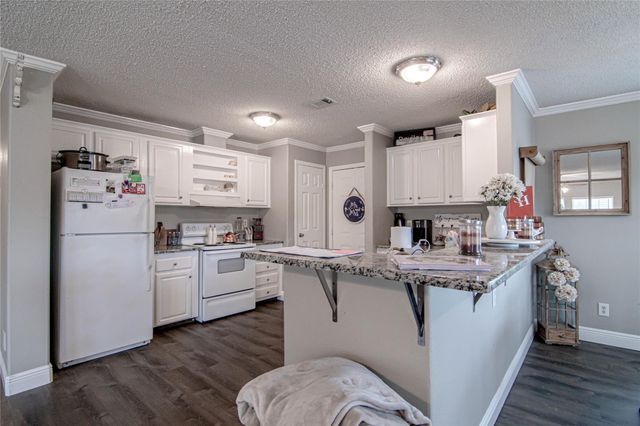 162 Varsity Drive, Huntsville, TX 77340