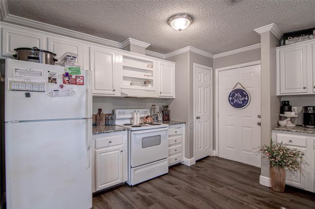 162 Varsity Drive, Huntsville, TX 77340