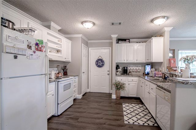 162 Varsity Drive, Huntsville, TX 77340