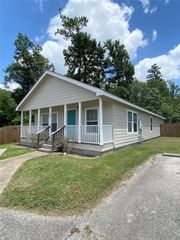 162 Varsity Drive, Huntsville, TX 77340
