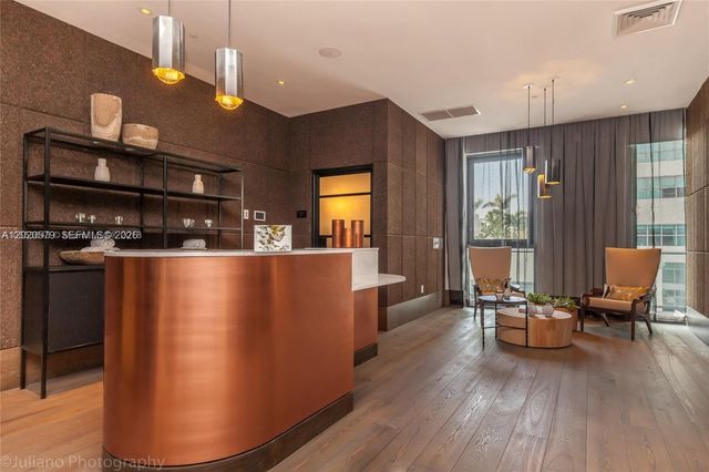 121 NE 34th St 1007, Miami, FL 33137