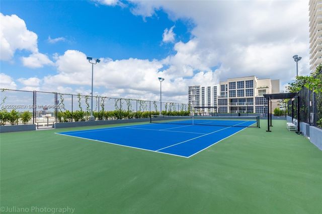 121 NE 34th St 1007, Miami, FL 33137