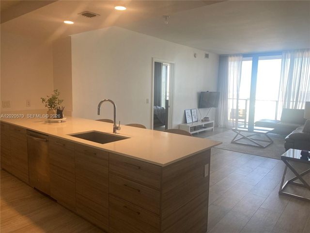 121 NE 34th St 1007, Miami, FL 33137