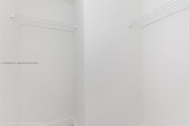 121 NE 34th St 1007, Miami, FL 33137