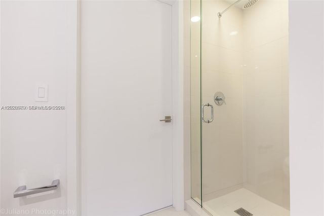 121 NE 34th St 1007, Miami, FL 33137