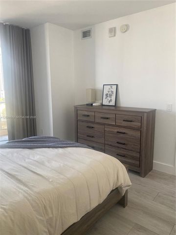 121 NE 34th St 1007, Miami, FL 33137