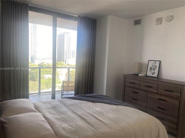 121 NE 34th St 1007, Miami, FL 33137