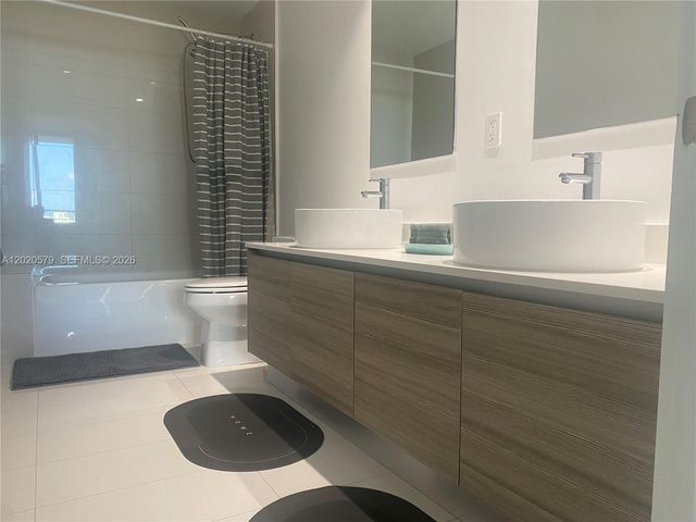 121 NE 34th St 1007, Miami, FL 33137
