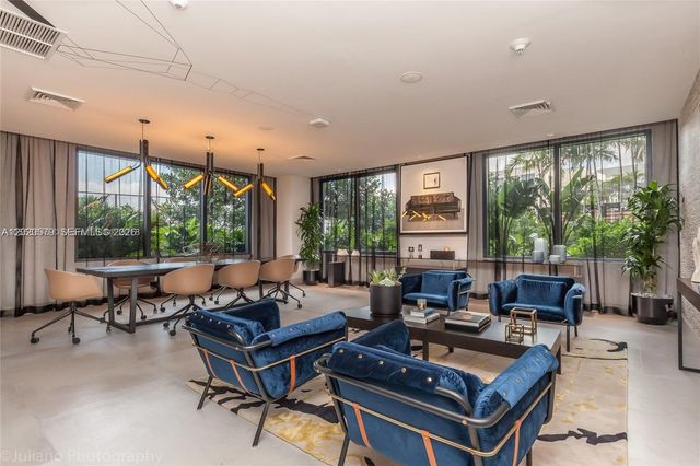 121 NE 34th St 1007, Miami, FL 33137