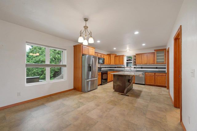 2620 BELLEVUE STREET, Green Bay, WI 54311
