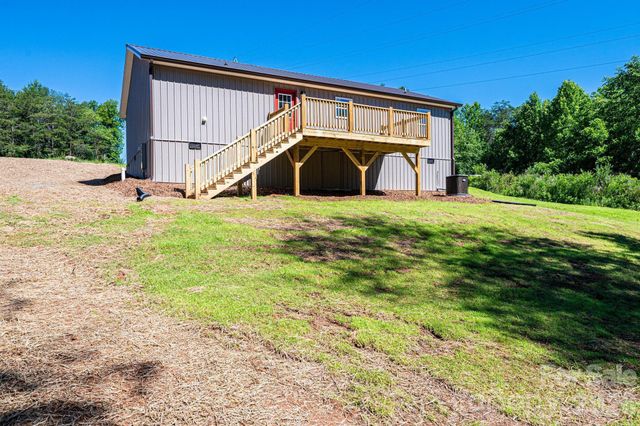 2017 Bailey Drive, Hickory, NC 28601
