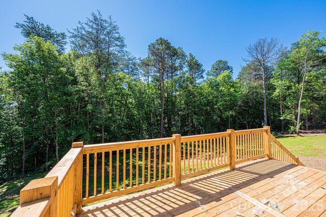 2017 Bailey Drive, Hickory, NC 28601