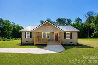 2017 Bailey Drive, Hickory, NC 28601