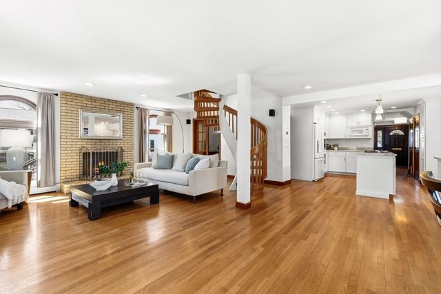 13 Pasho St, Andover, MA 01810