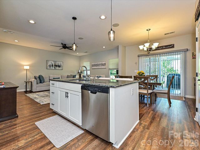 7142 Mariners Village Drive, Denver, NC 28037