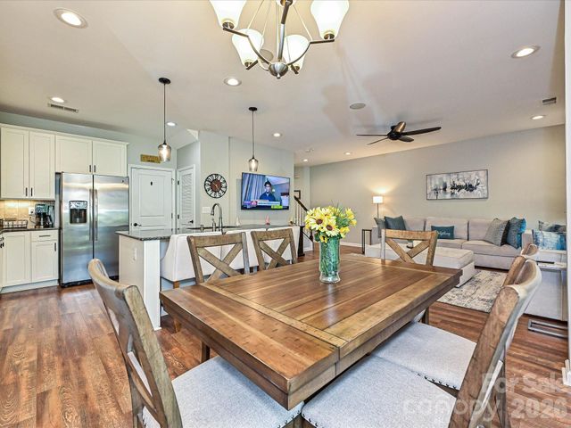 7142 Mariners Village Drive, Denver, NC 28037