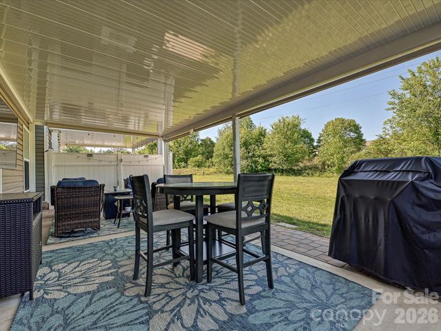 7142 Mariners Village Drive, Denver, NC 28037