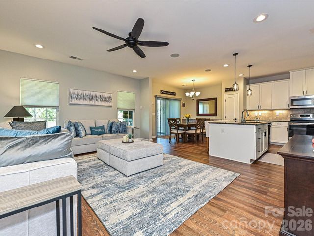 7142 Mariners Village Drive, Denver, NC 28037