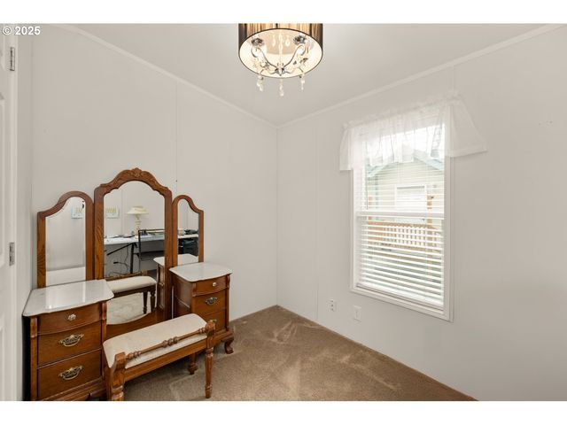 2696 Se PALMQUIST Rd, Gresham, OR 97080