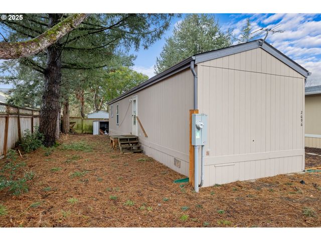 2696 Se PALMQUIST Rd, Gresham, OR 97080