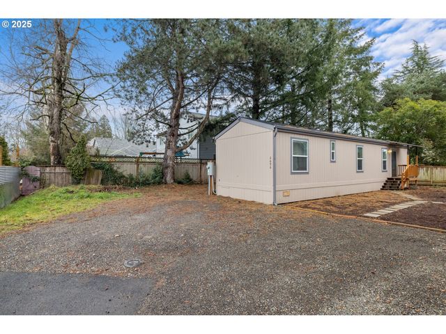 2696 Se PALMQUIST Rd, Gresham, OR 97080