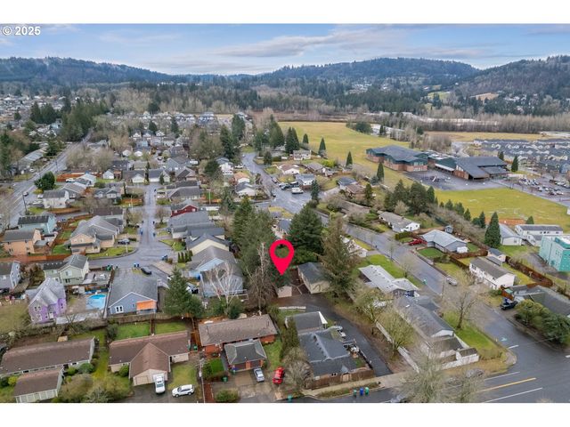 2696 Se PALMQUIST Rd, Gresham, OR 97080