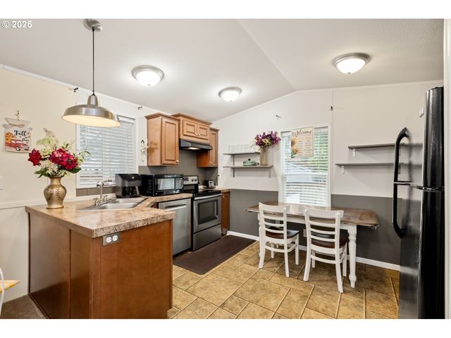 2696 Se PALMQUIST Rd, Gresham, OR 97080