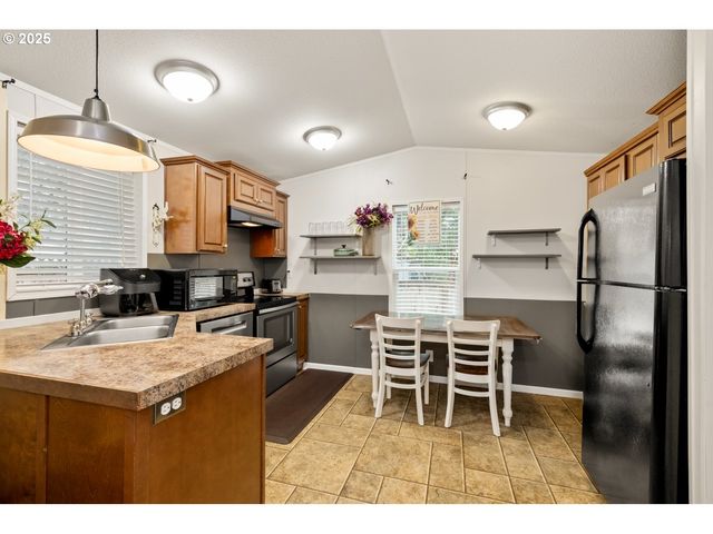 2696 Se PALMQUIST Rd, Gresham, OR 97080