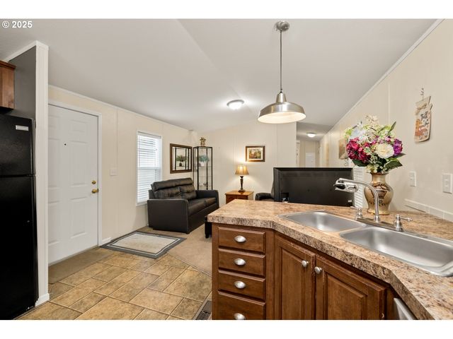 2696 Se PALMQUIST Rd, Gresham, OR 97080