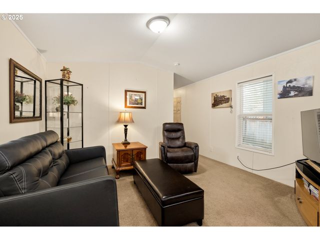 2696 Se PALMQUIST Rd, Gresham, OR 97080