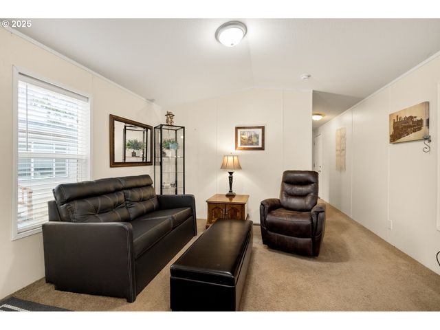 2696 Se PALMQUIST Rd, Gresham, OR 97080