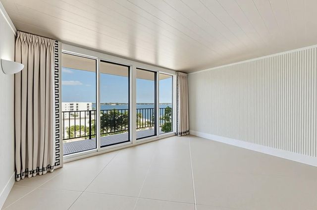 3800 Washington Road 909, West Palm Beach, FL 33405