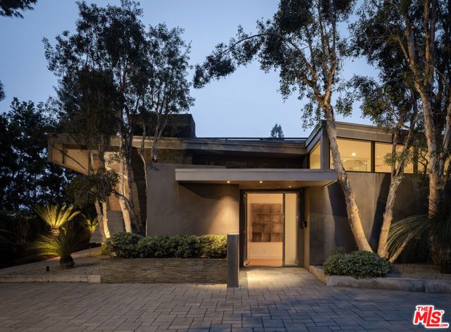 1575 Carla Ridge, Beverly Hills, CA 90210