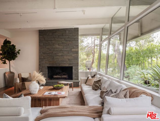 1575 Carla Ridge, Beverly Hills, CA 90210