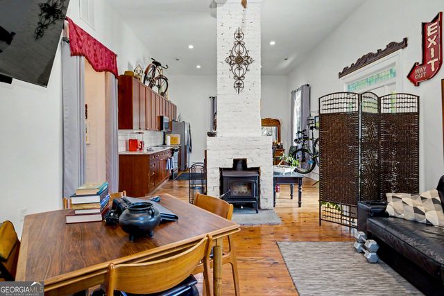 70 E Washington Street, Newnan, GA 30263