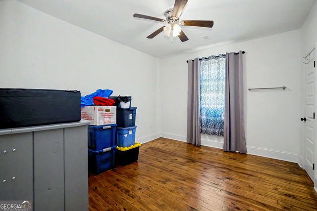 70 E Washington Street, Newnan, GA 30263