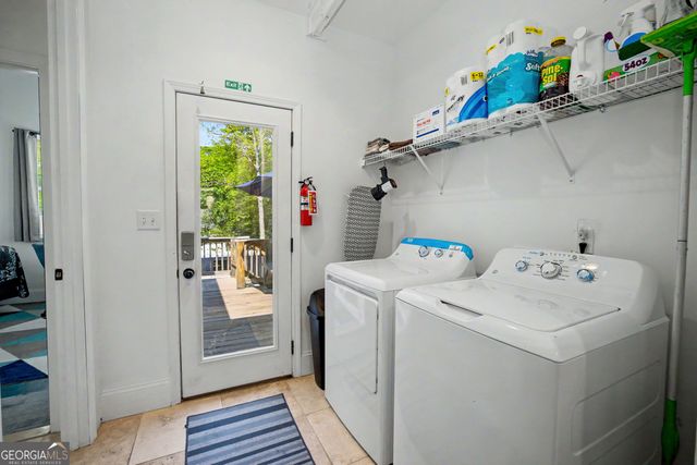 70 E Washington Street, Newnan, GA 30263