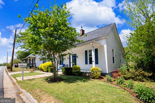 70 E Washington Street, Newnan, GA 30263