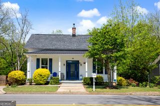 70 E Washington Street, Newnan, GA 30263